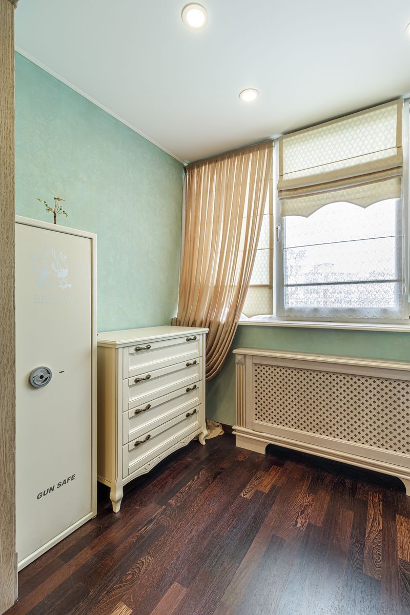 Продажа 5-комнатной квартиры 172 м², Боголюбова ул., 16