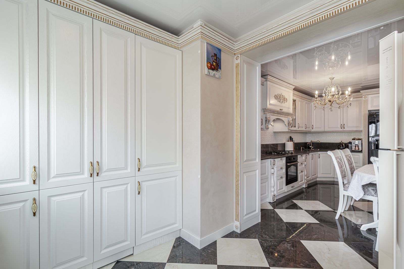 Продажа 5-комнатной квартиры 172 м², Боголюбова ул., 16