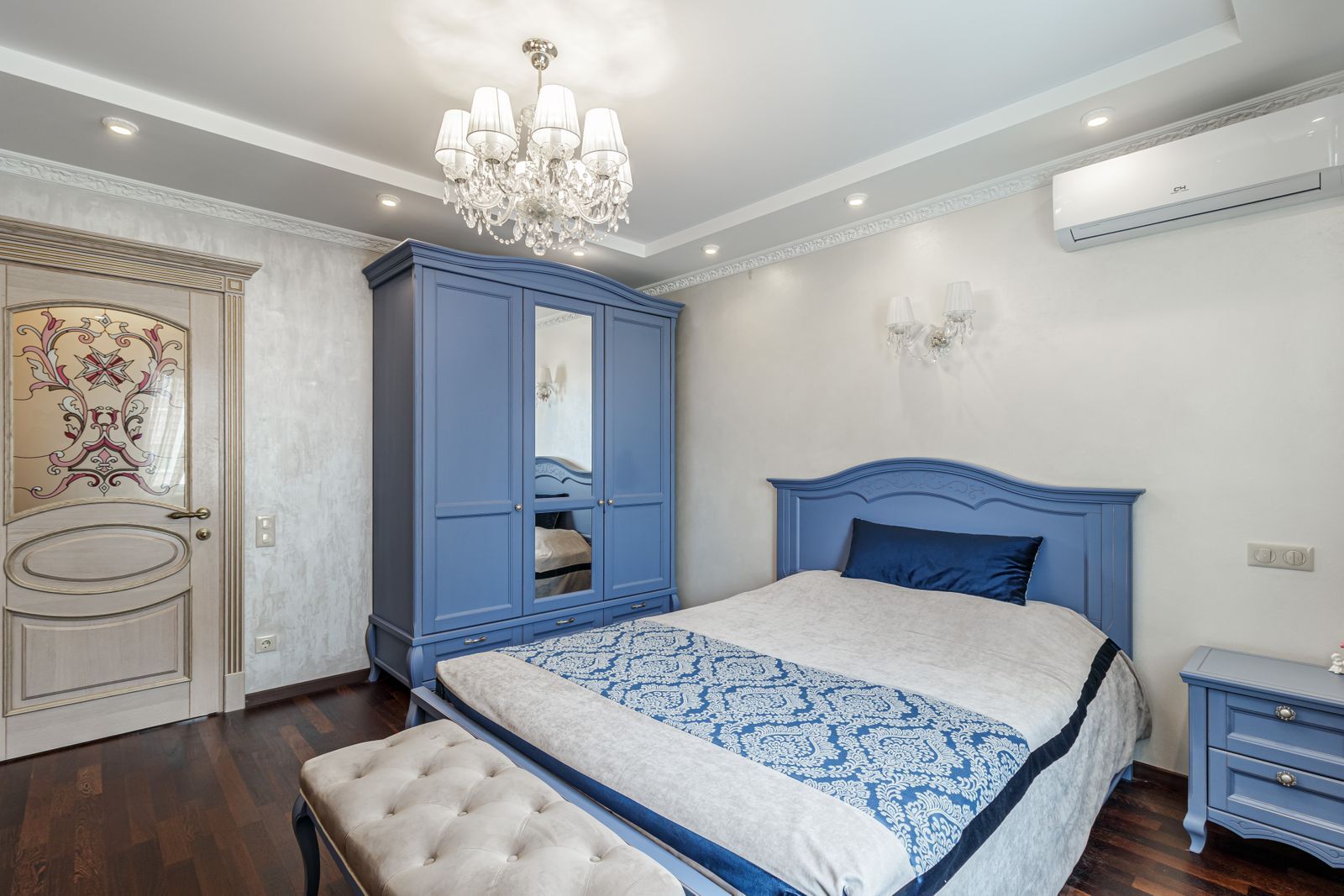 Продажа 5-комнатной квартиры 172 м², Боголюбова ул., 16