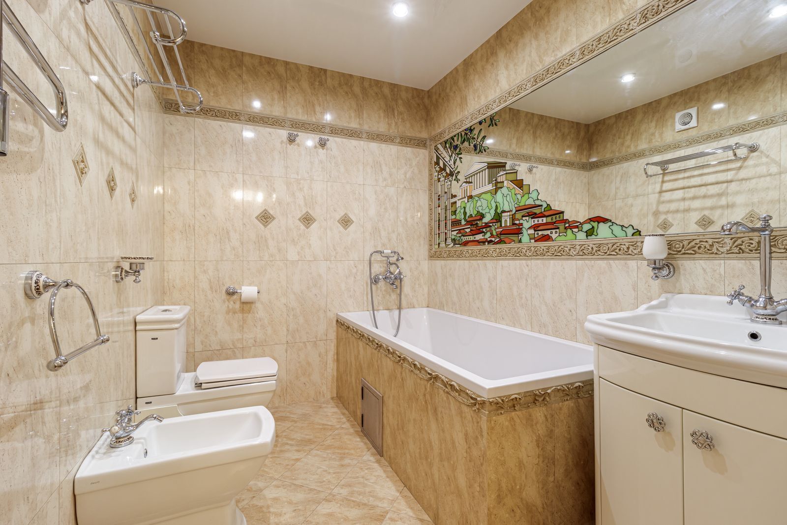 Продажа 5-комнатной квартиры 172 м², Боголюбова ул., 16