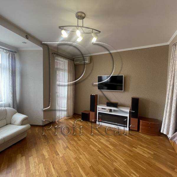 Продажа 1-комнатной квартиры 55 м², Евгения Коновальца ул., 36Б