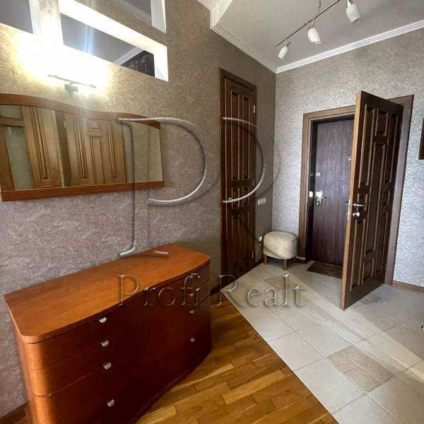 Продажа 1-комнатной квартиры 55 м², Евгения Коновальца ул., 36Б