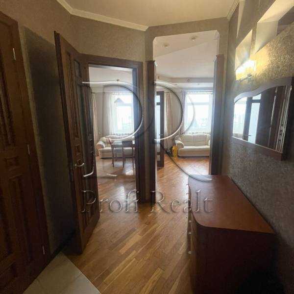 Продажа 1-комнатной квартиры 55 м², Евгения Коновальца ул., 36Б
