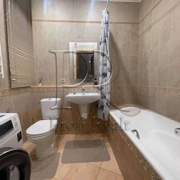 Продажа 1-комнатной квартиры 55 м², Евгения Коновальца ул., 36Б