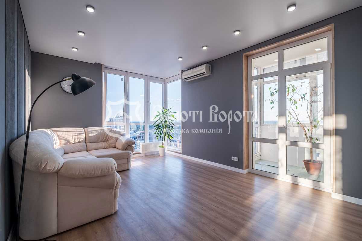 Продажа 3-комнатной квартиры 99.2 м², Соборная ул., 18