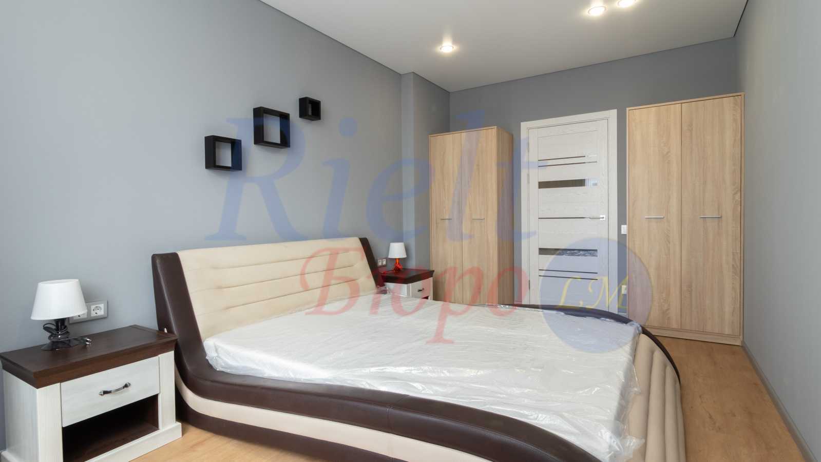 Оренда 2-кімнатної квартири 70 м², Олександра Олеся вул., 5а