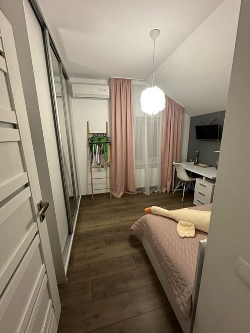 Продаж будинку 200 м²