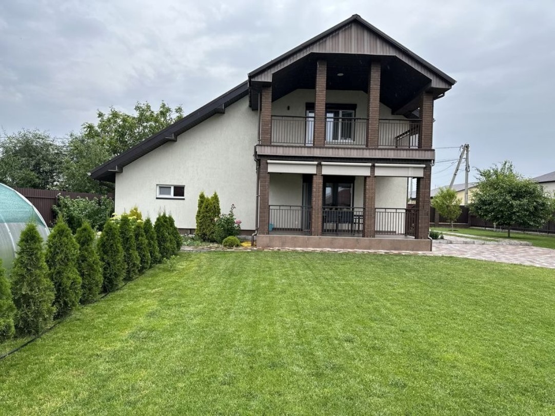 Продаж будинку 200 м²