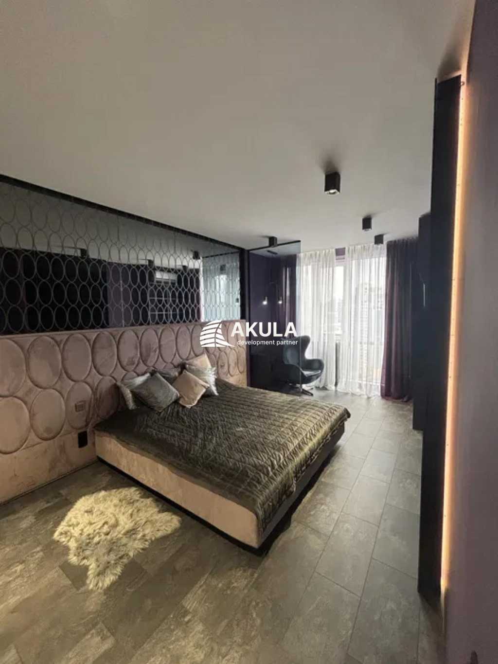 Продажа 2-комнатной квартиры 65 м², Саксаганского ул.