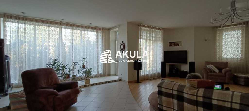Продажа дома 337 м², Інженерна