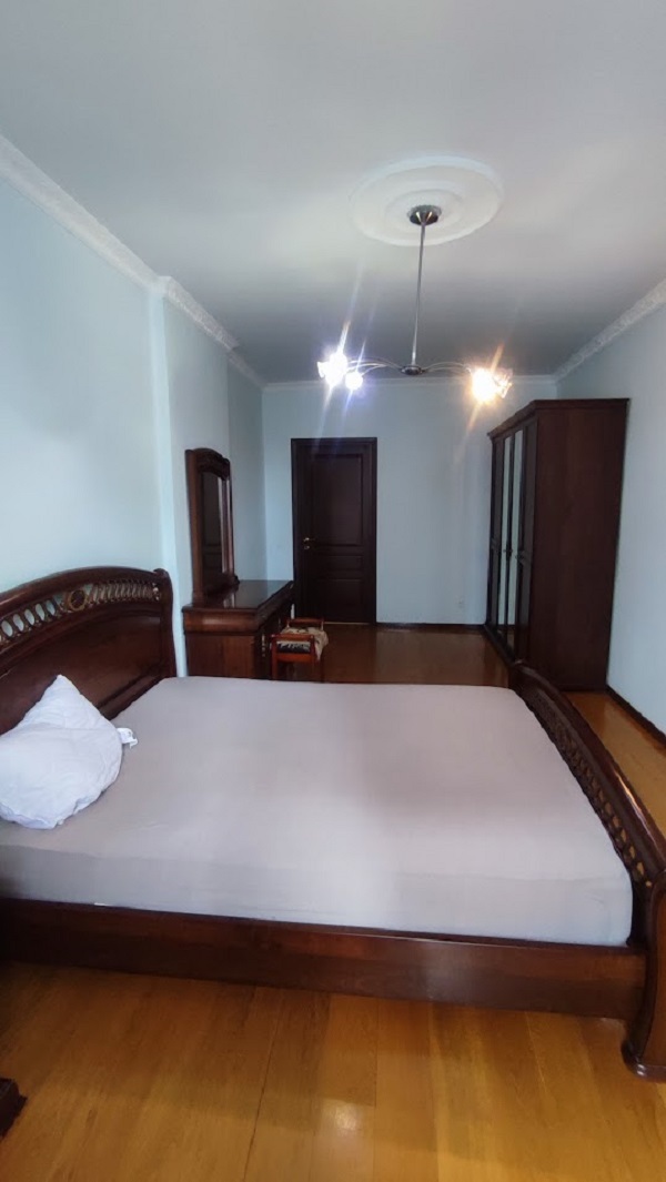 Аренда 3-комнатной квартиры 120 м², Паньковская ул.