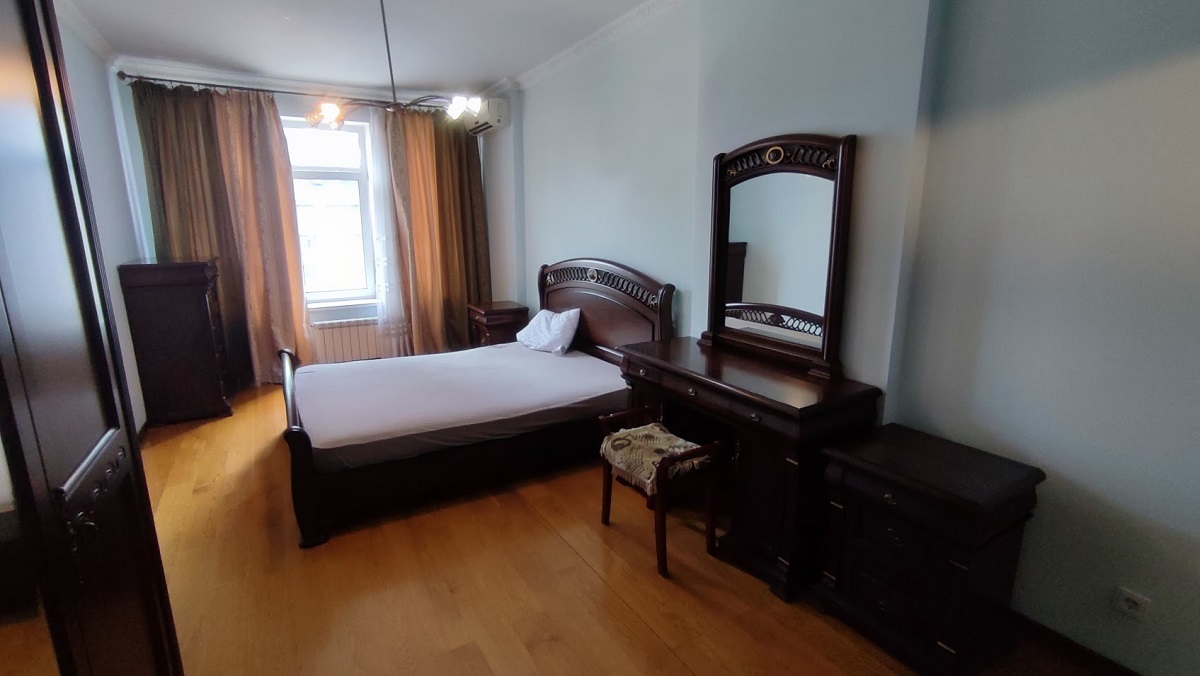 Аренда 3-комнатной квартиры 120 м², Паньковская ул.
