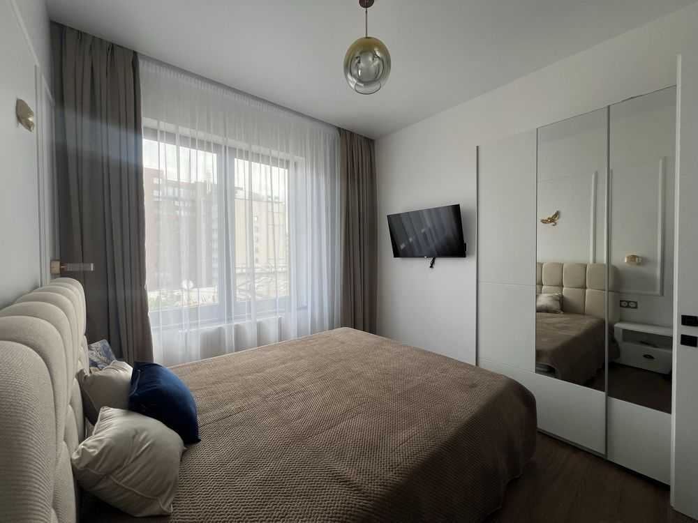 Оренда 1-кімнатної квартири 52 м², Володимирська вул., 86а