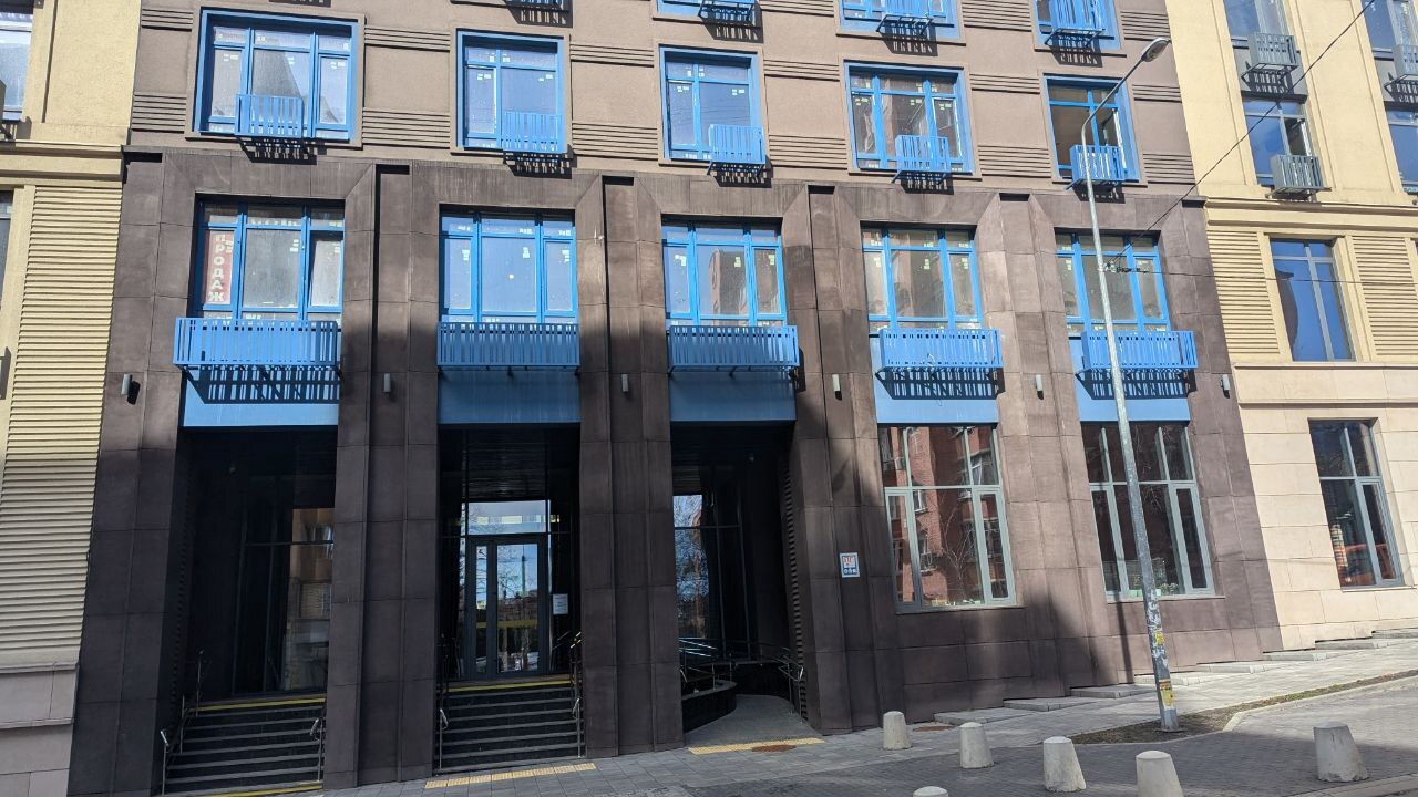 Продаж офісу 115 м², Річна вул., 4