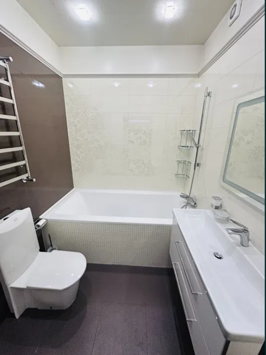 Продажа 3-комнатной квартиры 102 м², Армейская ул.