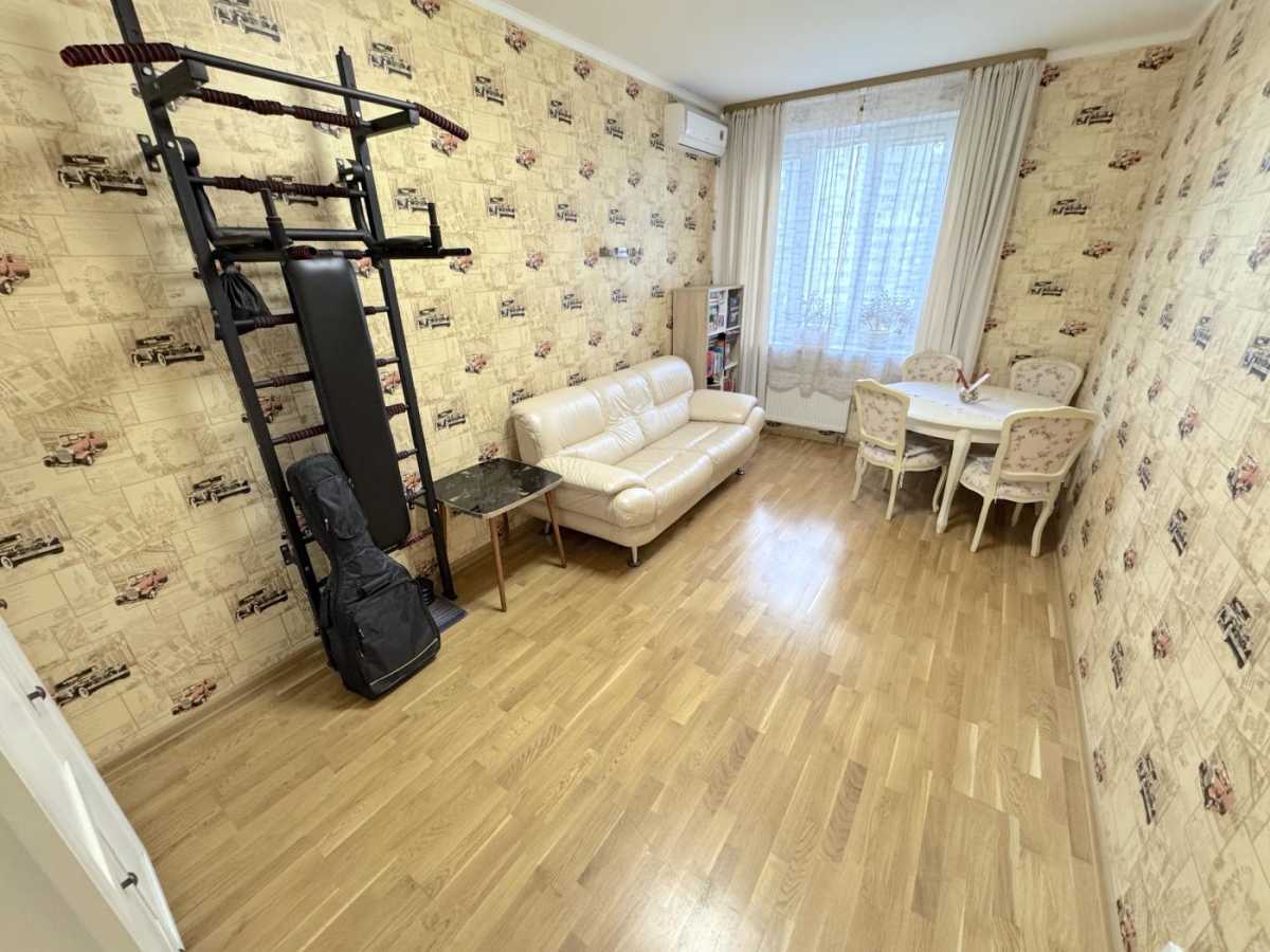 Продажа 3-комнатной квартиры 112 м², Днепровская наб., 14А