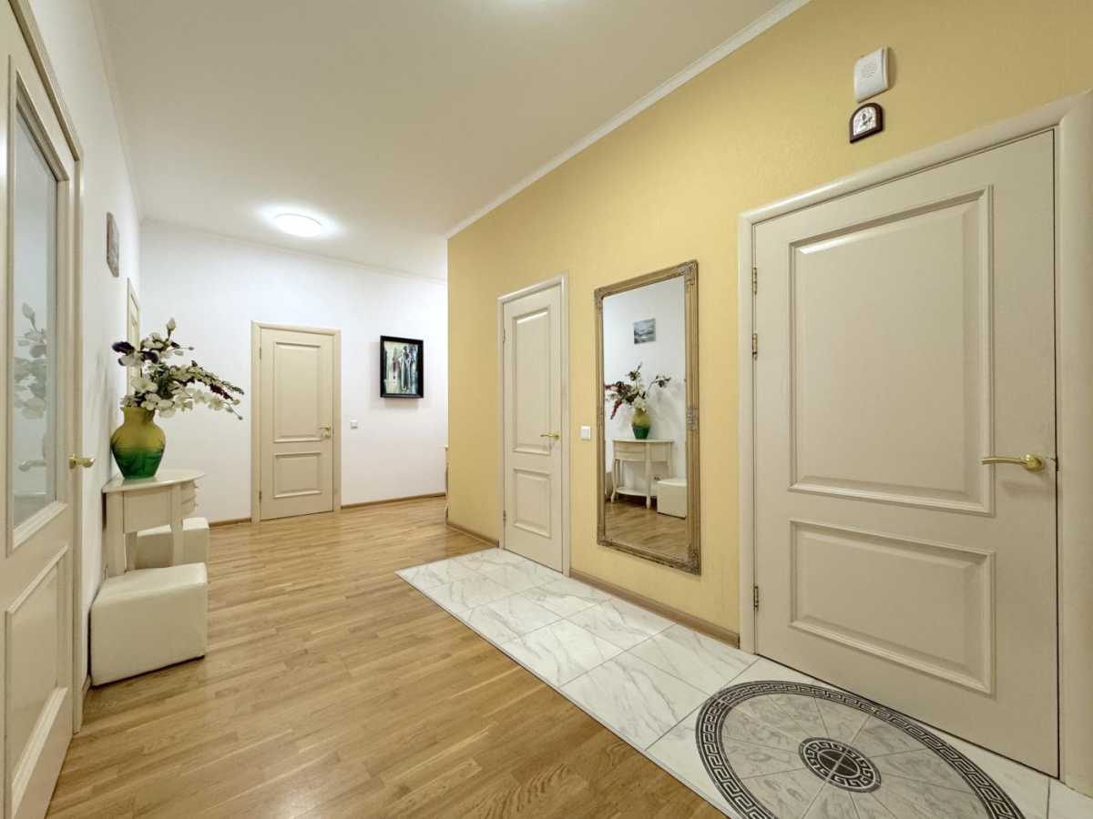 Продажа 3-комнатной квартиры 112 м², Днепровская наб., 14А