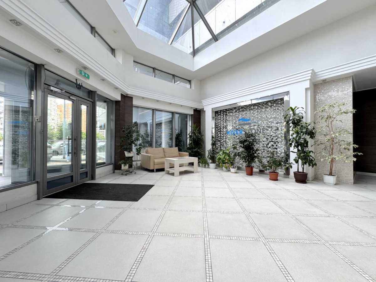 Продажа 3-комнатной квартиры 112 м², Днепровская наб., 14А