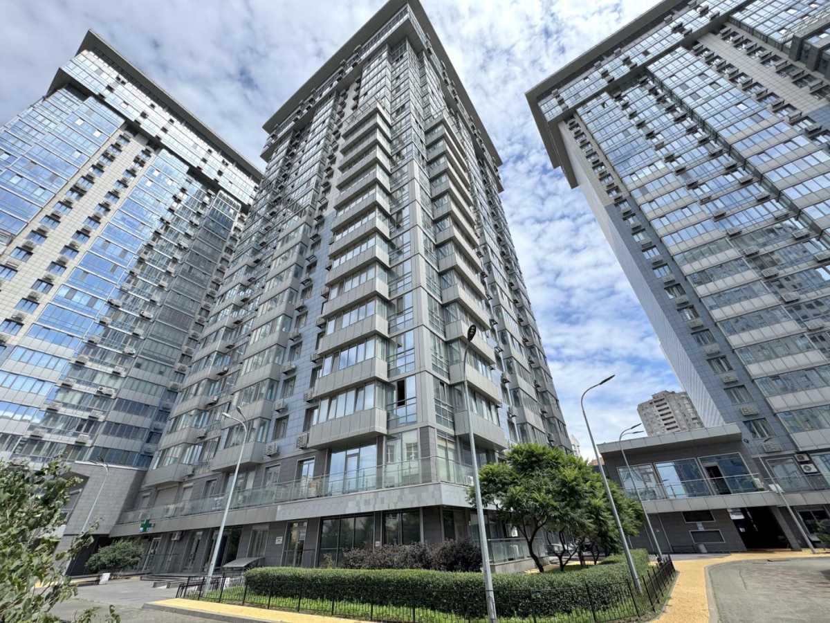Продажа 3-комнатной квартиры 112 м², Днепровская наб., 14А