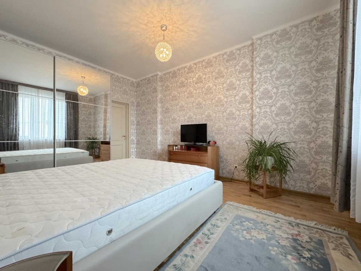 Продажа 3-комнатной квартиры 112 м², Днепровская наб., 14А
