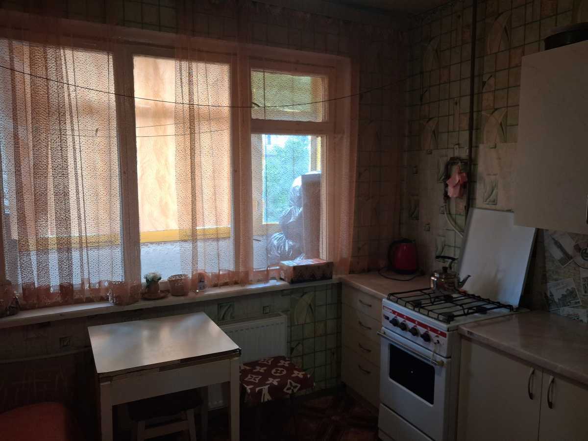 Оренда 1-кімнатної квартири 34 м², Мітрофанова вул., 2