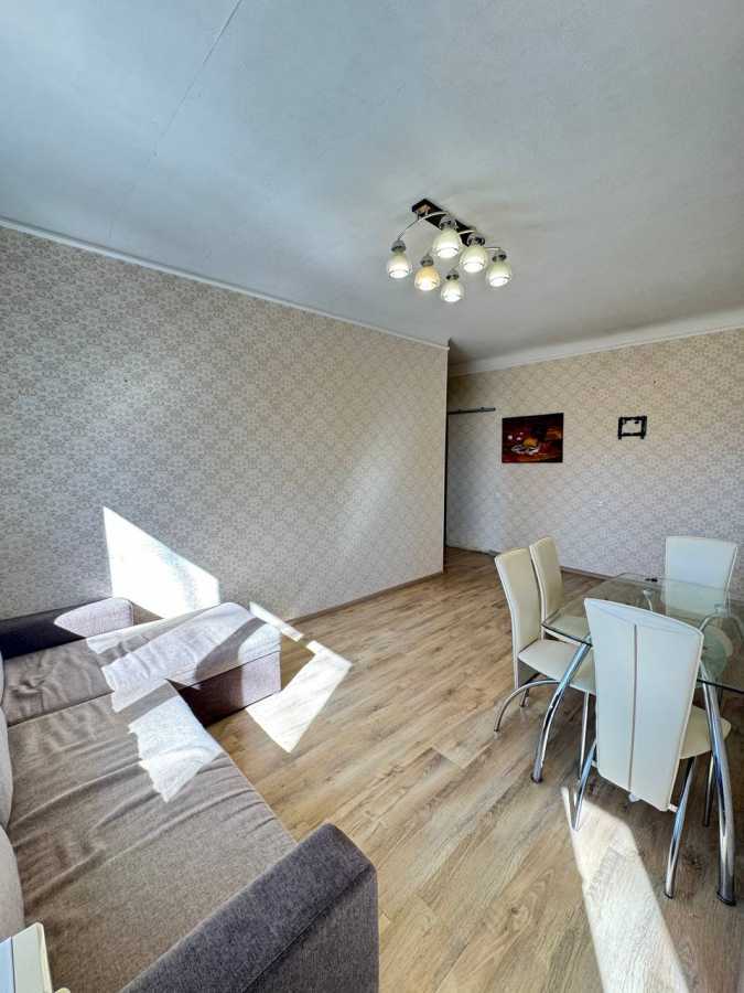 Продаж 2-кімнатної квартири 50 м², В'ячеслава Чорновола вул., 36