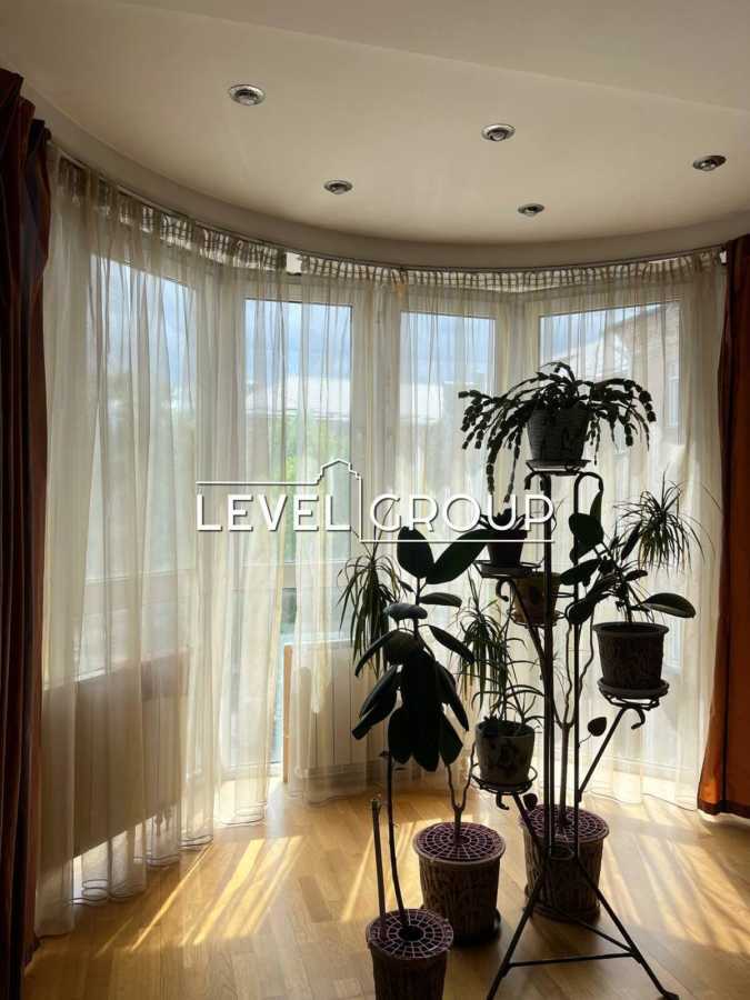 Продажа 2-комнатной квартиры 79 м², Волынская ул., 9А
