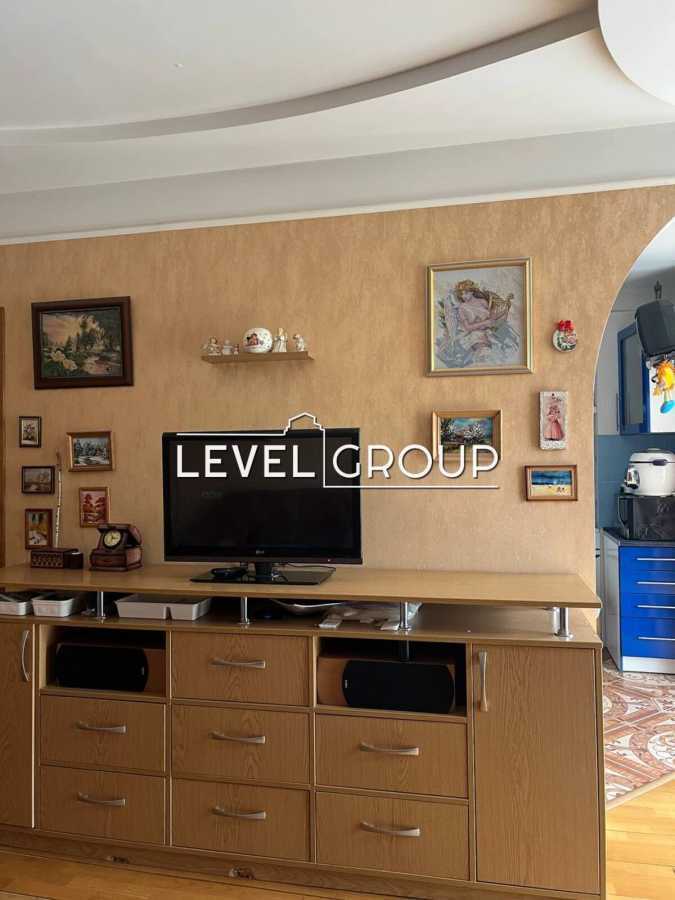 Продажа 2-комнатной квартиры 79 м², Волынская ул., 9А