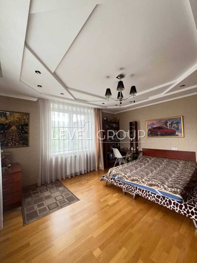 Продажа 2-комнатной квартиры 79 м², Волынская ул., 9А