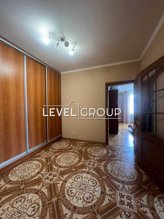 Продажа 2-комнатной квартиры 79 м², Волынская ул., 9А