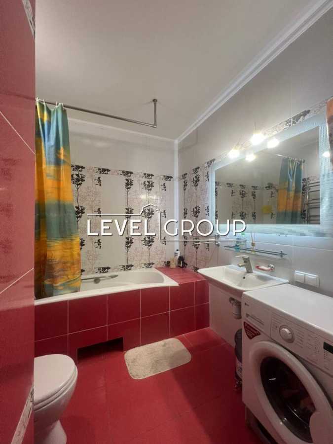 Продажа 2-комнатной квартиры 79 м², Волынская ул., 9А