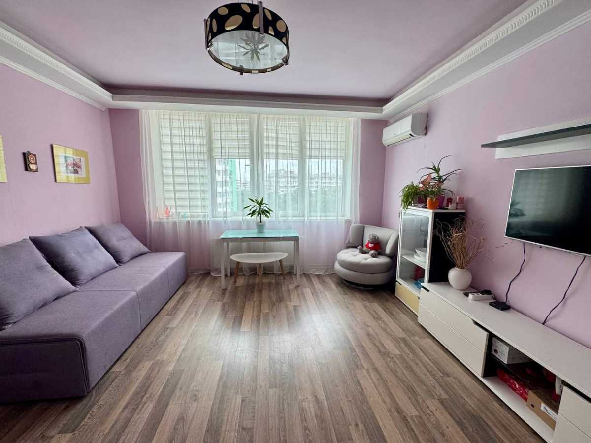 Продаж 1-кімнатної квартири 57 м², Вишгородська вул., 45/7