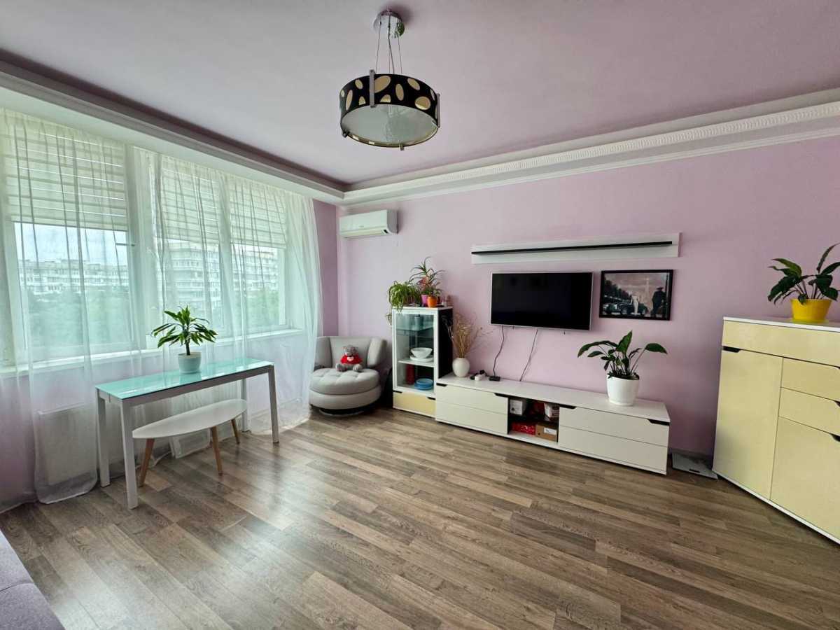 Продаж 1-кімнатної квартири 57 м², Вишгородська вул., 45/7