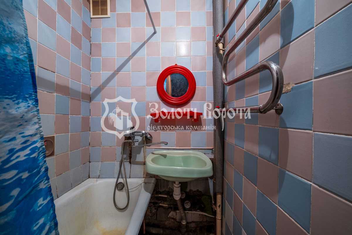 Продаж 2-кімнатної квартири 46 м², Мілютенка вул., 9А