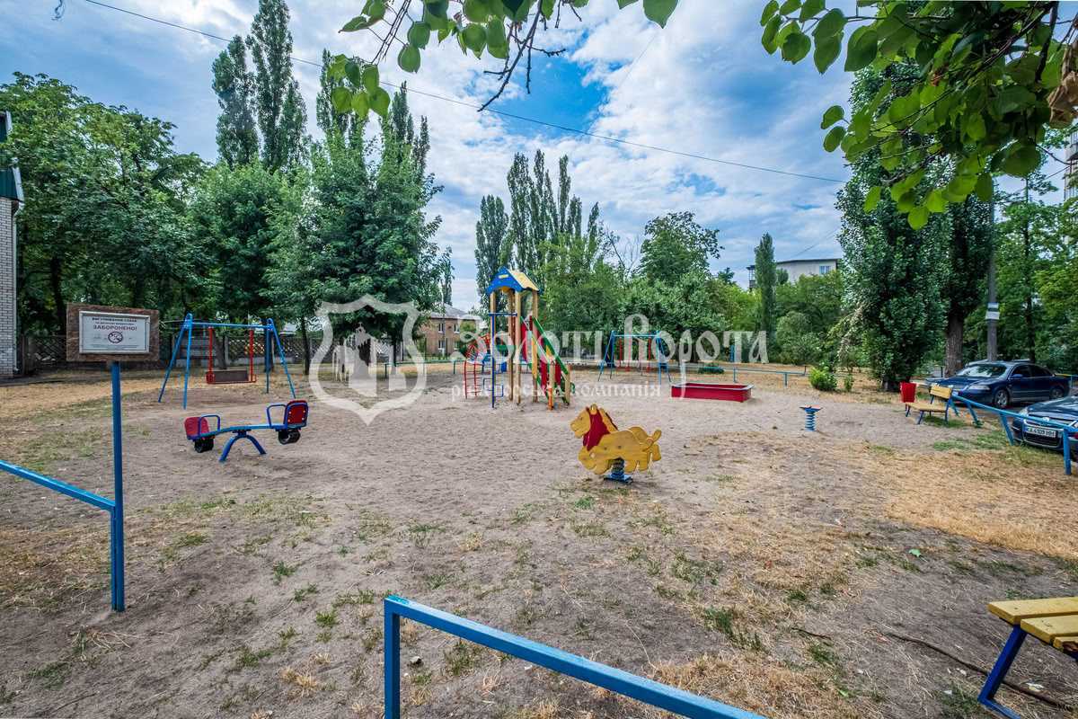 Продаж 2-кімнатної квартири 46 м², Мілютенка вул., 9А