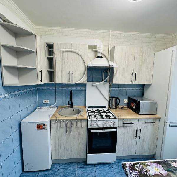 Продаж 2-кімнатної квартири 46 м², Перова бул., 16