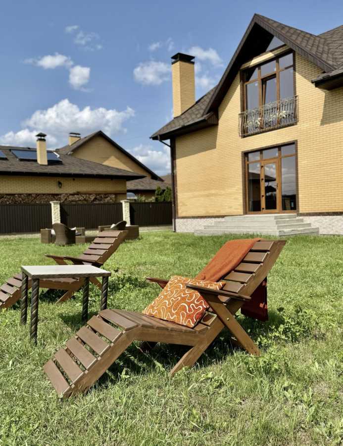 Продаж будинку 285 м², Лісова