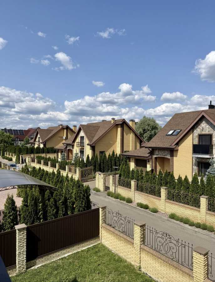 Продаж будинку 285 м², Лісова