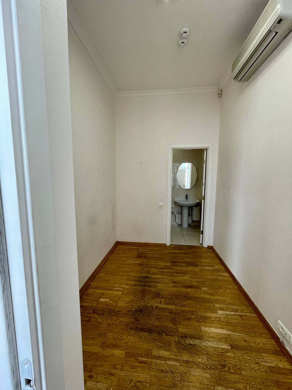 Оренда офісу 72.49 м², Михайлівська вул., 16А