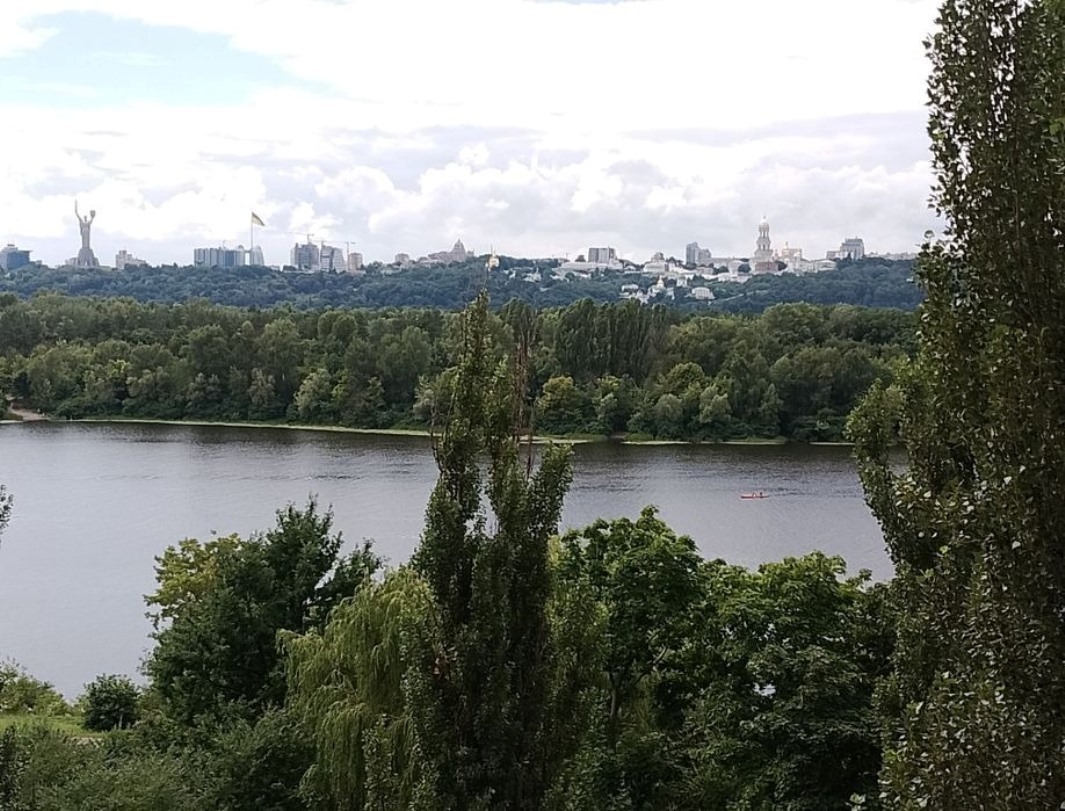 Оренда 2-кімнатної квартири 56 м², Русанівський бул.
