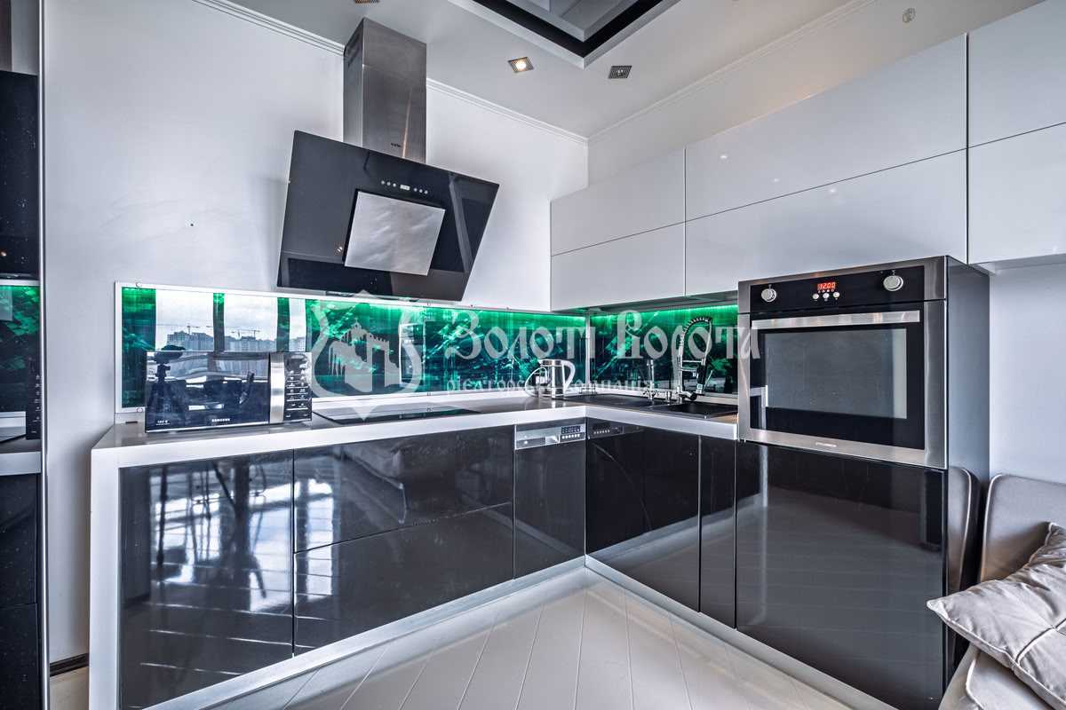 Продажа 1-комнатной квартиры 52 м², Елены Пчилки ул., 2
