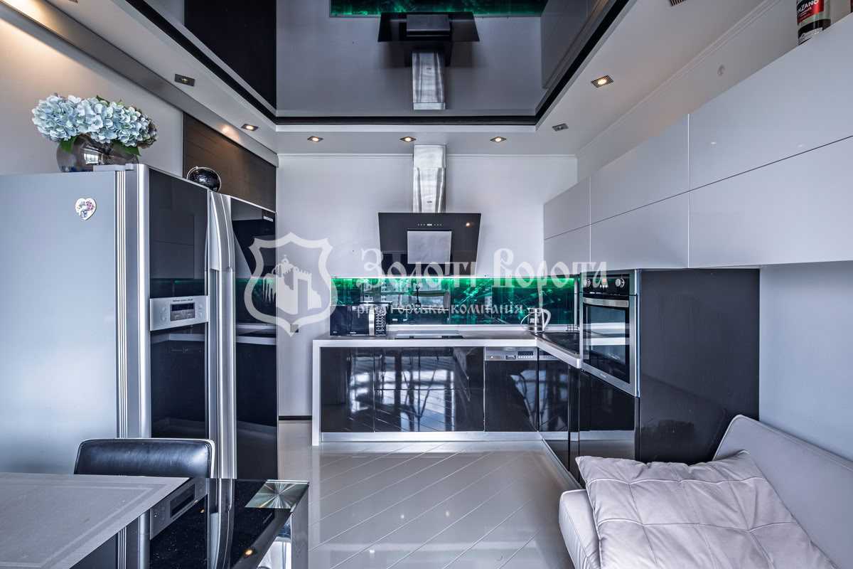 Продажа 1-комнатной квартиры 52 м², Елены Пчилки ул., 2