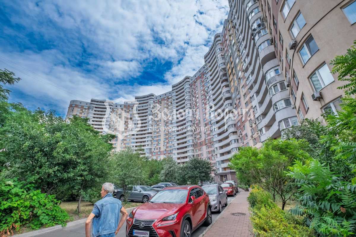Продажа 1-комнатной квартиры 52 м², Елены Пчилки ул., 2