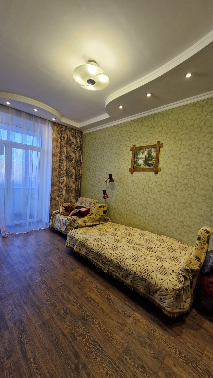 Продаж 2-кімнатної квартири 44 м², Шнеєрсона вул.