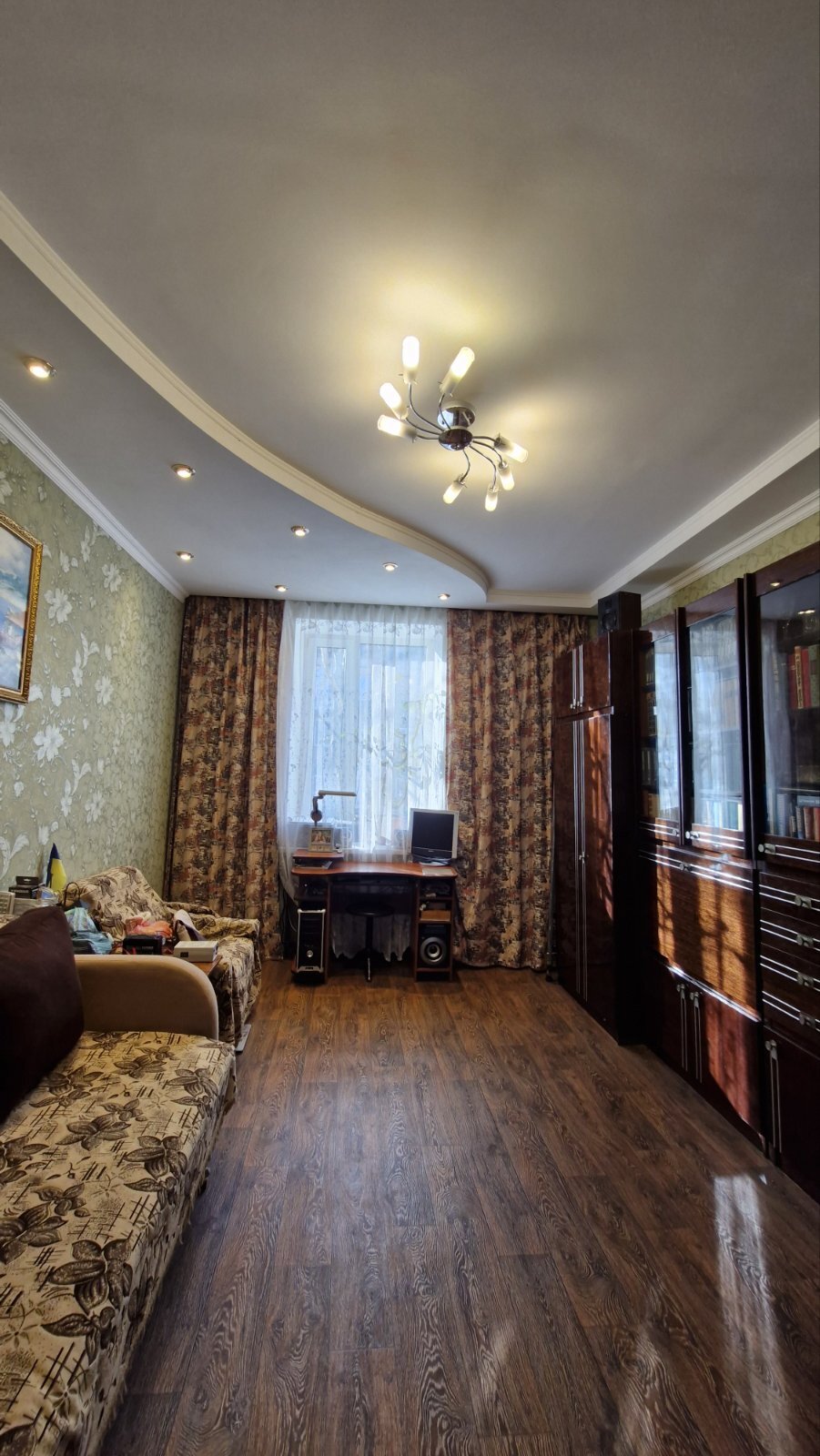 Продаж 2-кімнатної квартири 44 м², Шнеєрсона вул.