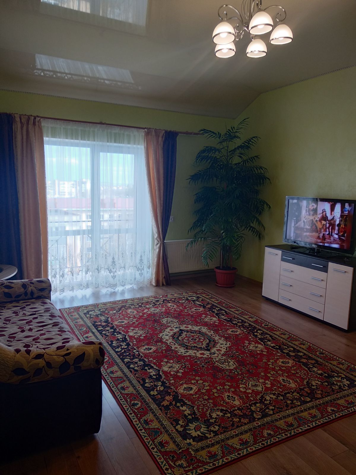 1-кімнатна квартира подобово 45 м², Володимира Івасюка вул., 11