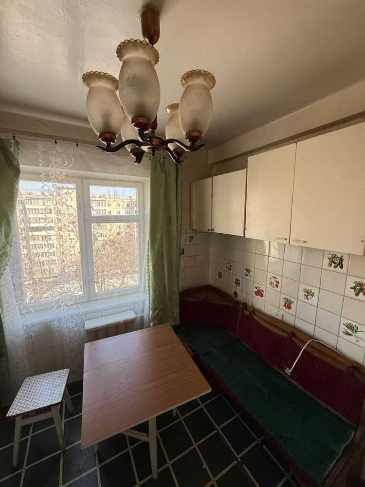 Продажа 3-комнатной квартиры 63 м², Евгения Коновальца ул.