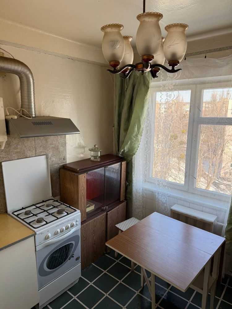 Продажа 3-комнатной квартиры 63 м², Евгения Коновальца ул.