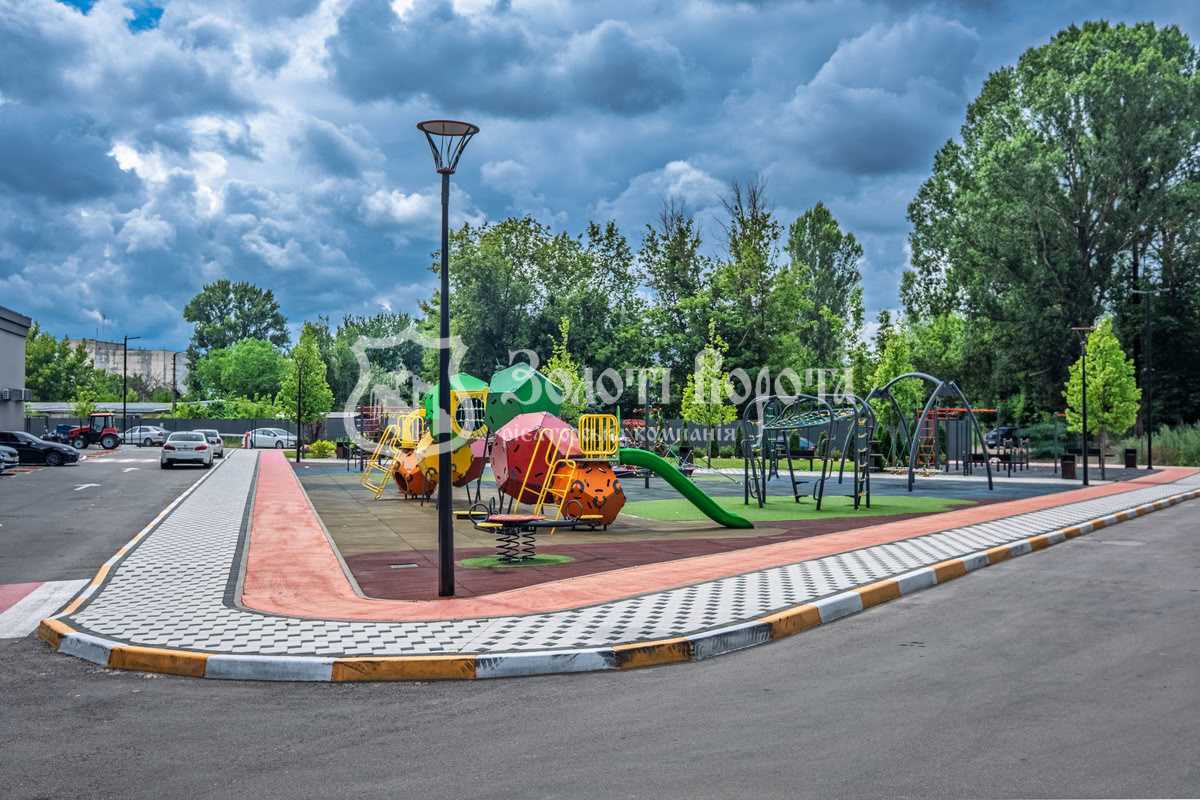 Продаж 3-кімнатної квартири 76.5 м², Любомира Гузара просп., 11