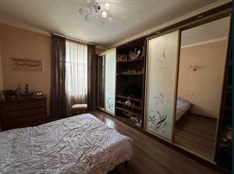 Продаж 4-кімнатної квартири 88 м², Велика Васильківська вул., 42